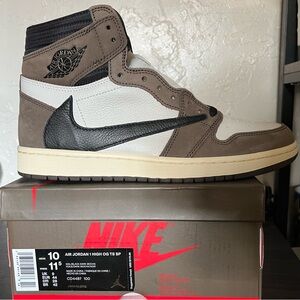 Travis Scott Jordan 1 high Mocha Size 10 brand new